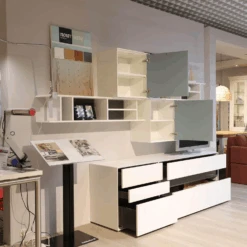 Wohnwand Easy Lack Reinweiß Hellgrau Sowie Taubenblau Ohne Dekorationen -Hülsta 3f2742093f024e16af817c032eeb843e.png