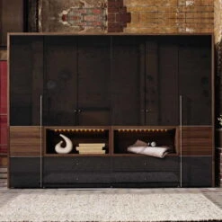 Now! Wardrobes By Hülsta Kombination 12 225,4x302x59 Cm | Kernnussbaum/Lack-Hochglanz-grau