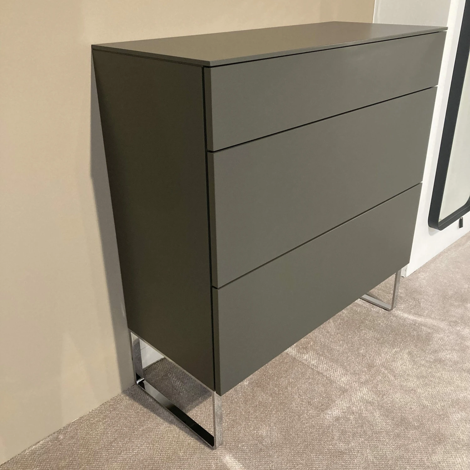 Kommode Neo 5041 Lack Grau Gestell Chrom Glänzend – Bild 3