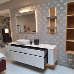 Bad Gentis 985023 Lack Reinweiß Akzent Eiche Naturstamm Abdeckplatte Keramik Calcatta Waschtisch Keramik Inklusive Beleuchtung -Hülsta c53bbecd3bb341b7bdbf65fa6dad2807.png