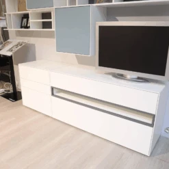 Wohnwand Easy Lack Reinweiß Hellgrau Sowie Taubenblau Ohne Dekorationen -Hülsta cc7c7be8f58a44a093f7926f1045d774.png