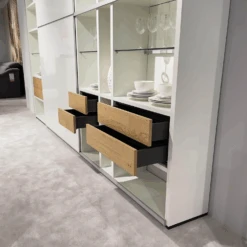 Wohnwand Mega Design 981009 Front Natureiche Korpus Lack Weiß Inklusive Beleuchtung Mit Funkfernbedienung -Hülsta ece9b2f5d9cf4ccf8a37b5b549cbf26a.png