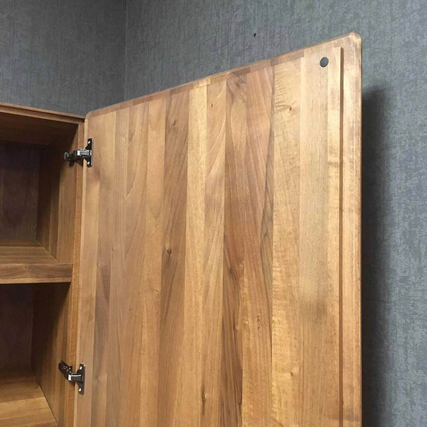 Garderobenelemente Diele Solid Nussbaum Massiv Geölt 3 Garderobenelemente Diele Solid Nussbaum Massiv Geölt – Bild 3