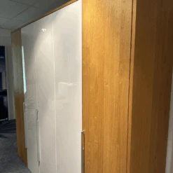 Kleiderschrank Multi Forma 2 In Natureiche Und Hochglanz Weiß Design A Griff 030 Matt -Hülsta kleiderschraenke huelsta kleiderschrank multi forma 2 in natureiche und hochglanz weiss design a 16