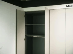 KleiderschrankMulti Forma IIAbgeschrägt Mit Drehtüren Lack Seidengrau Griff 011 Gerade -Hülsta kleiderschraenke huelsta kleiderschrank multi forma ii abgeschraegt mit drehtueren lack seidengrau 11