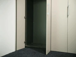 KleiderschrankMulti Forma IIAbgeschrägt Mit Drehtüren Lack Seidengrau Griff 011 Gerade -Hülsta kleiderschraenke huelsta kleiderschrank multi forma ii abgeschraegt mit drehtueren lack seidengrau 2