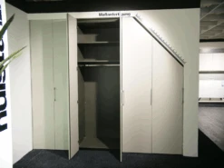 KleiderschrankMulti Forma IIAbgeschrägt Mit Drehtüren Lack Seidengrau Griff 011 Gerade -Hülsta kleiderschraenke huelsta kleiderschrank multi forma ii abgeschraegt mit drehtueren lack seidengrau 7