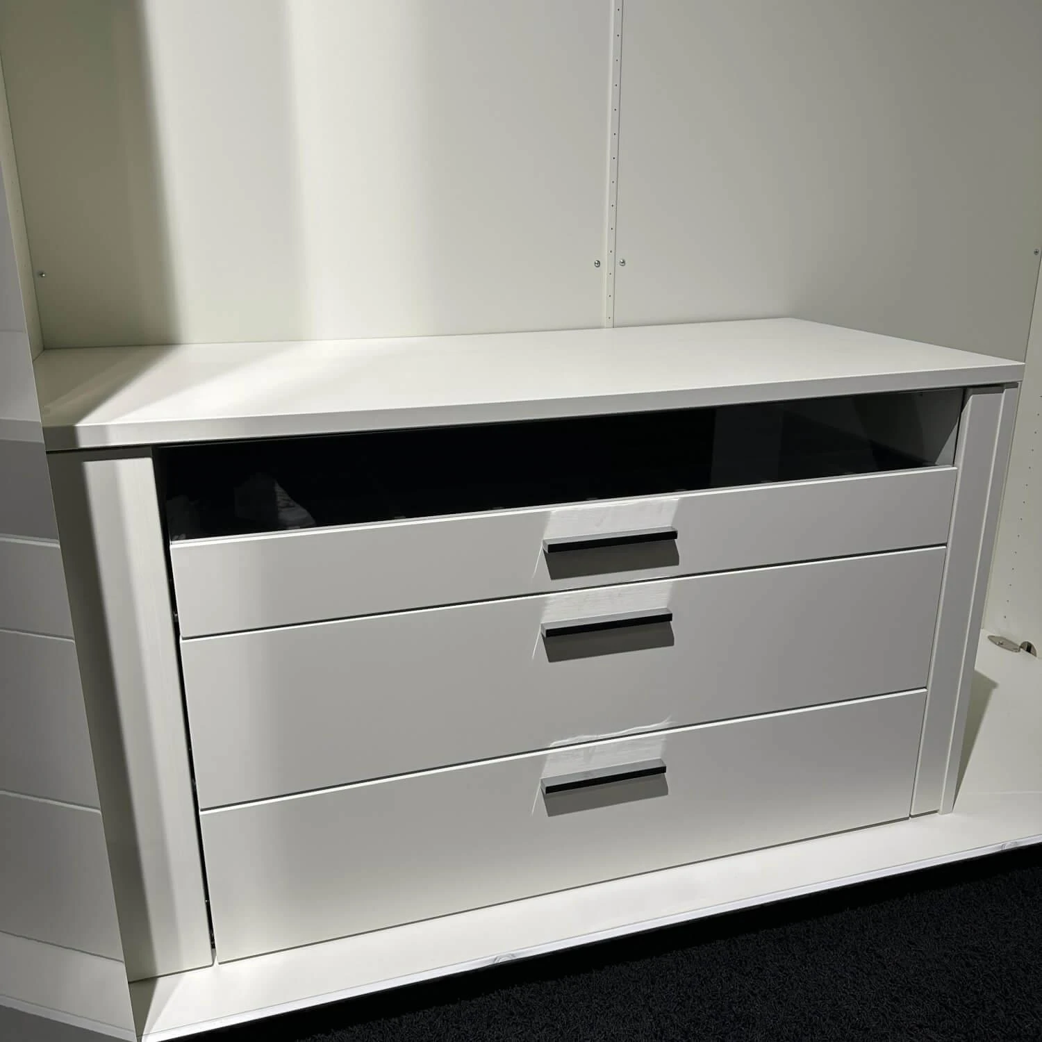 KleiderschrankMulti Format In Lack Grau Und Reinweiß Griff 031 In Lack Grau 20 KleiderschrankMulti Format In Lack Grau Und Reinweiß Griff 031 In Lack Grau – Bild 20