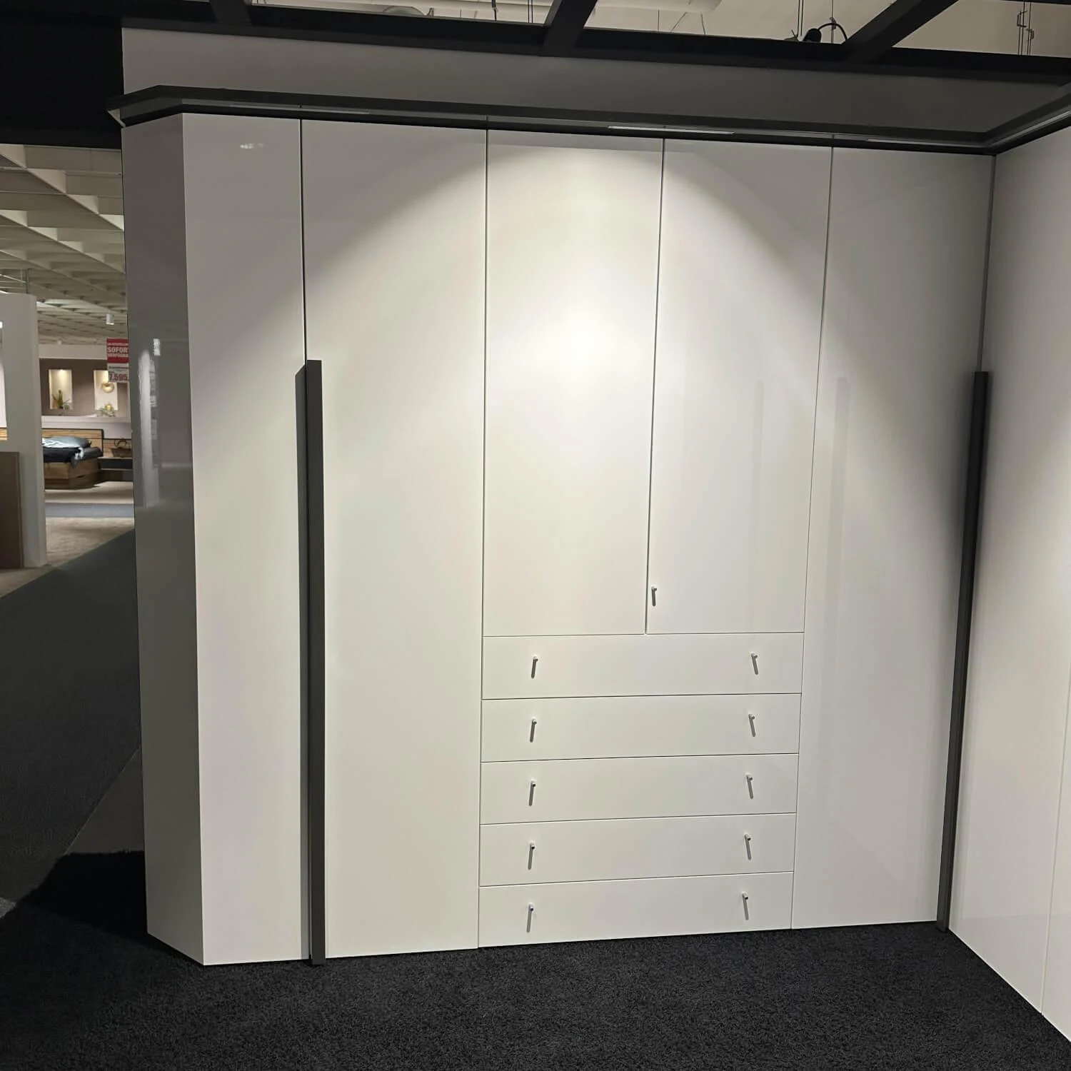 KleiderschrankMulti Format In Lack Grau Und Reinweiß Griff 031 In Lack Grau 6 KleiderschrankMulti Format In Lack Grau Und Reinweiß Griff 031 In Lack Grau – Bild 6