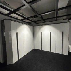 KleiderschrankMulti Format In Lack Grau Und Reinweiß Griff 031 In Lack Grau