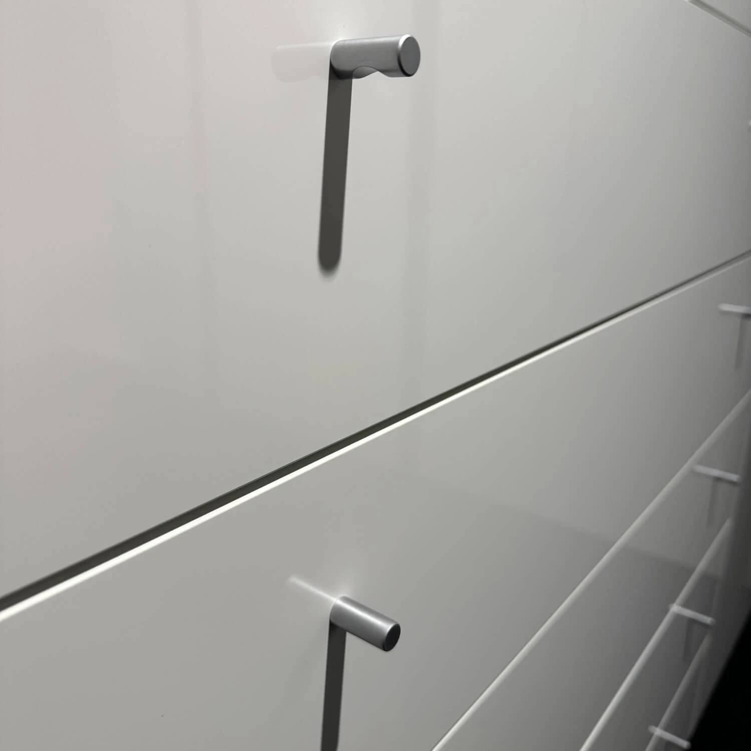 KleiderschrankMulti Format In Lack Grau Und Reinweiß Griff 031 In Lack Grau 9 KleiderschrankMulti Format In Lack Grau Und Reinweiß Griff 031 In Lack Grau – Bild 9