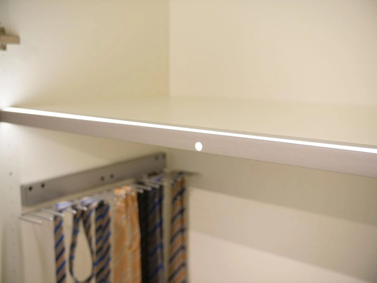 Systemschrank U-Form Multi Forma II Lack Weiß Design A Griff 029 Hochglanz 15 Systemschrank U-Form Multi Forma II Lack Weiß Design A Griff 029 Hochglanz – Bild 15