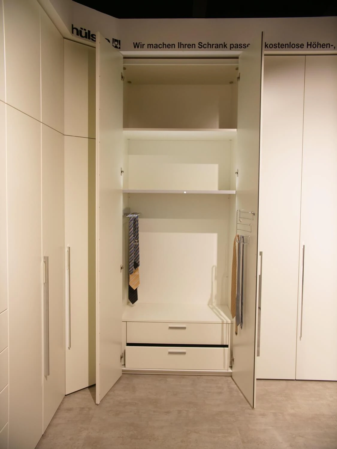 Systemschrank U-Form Multi Forma II Lack Weiß Design A Griff 029 Hochglanz 10 Systemschrank U-Form Multi Forma II Lack Weiß Design A Griff 029 Hochglanz – Bild 10