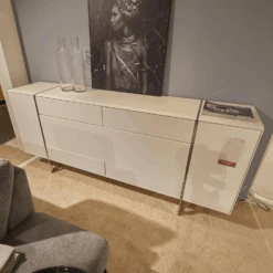 Sideboard Fonis Lack Reinweiß Rahmenprofil Chrom Glänzend Metallgestell Inklusive Stellfüße -Hülsta kommoden sideboards huelsta sideboard fonis lack reinweiss rahmenprofil chrom glaenzend 5