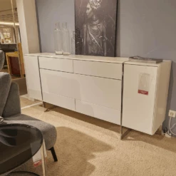 Sideboard Fonis Lack Reinweiß Rahmenprofil Chrom Glänzend Metallgestell Inklusive Stellfüße -Hülsta kommoden sideboards huelsta sideboard fonis lack reinweiss rahmenprofil chrom glaenzend 7