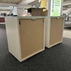 2er Set Konsole Multi Varis In 5035 Lack Weiß Abdeckplatte In Glas Weiß Griff In 109 Chrom Hochglanz -Hülsta konsolen huelsta 2er set konsole multi varis in 5035 lack weiss abdeckplatte in glas weiss griff in 8