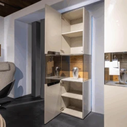 Vitrine Gentis Links Kernnussbaum Lack Seidengrau Inklusive Beleuchtung -Hülsta vitrinen highboards huelsta vitrine gentis links kernnussbaum lack seidengrau inklusive beleuchtung 7