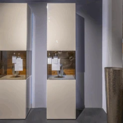 Vitrine Gentis Rechts Kernnussbaum Lack Seidengrau Inklusive Beleuchtung Mit Fernbedienung -Hülsta vitrinen highboards huelsta vitrine gentis rechts kernnussbaum lack seidengrau inklusive beleuchtung 5