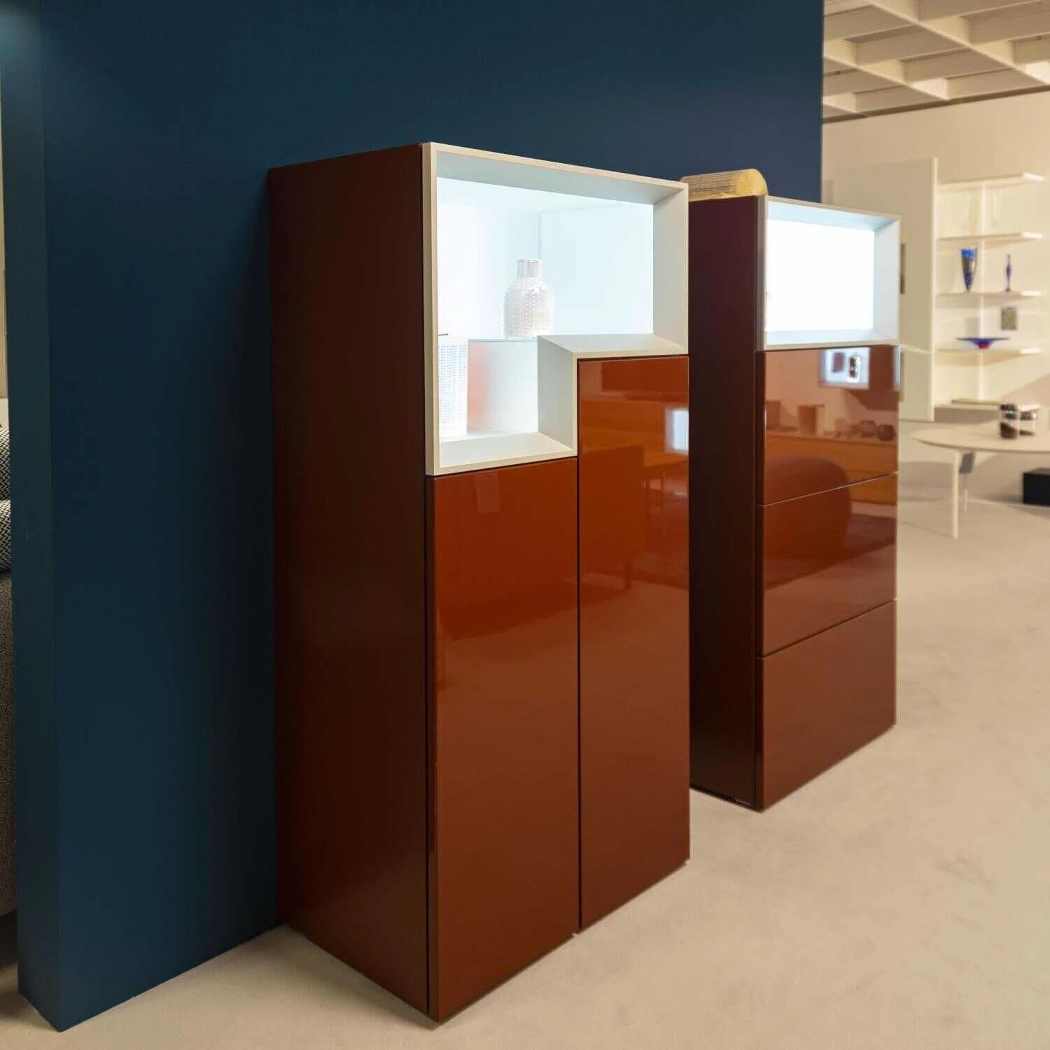 Vitrine Lack Hochglanz Bordeauxrot Mit Beleuchtung 3 Vitrine Lack Hochglanz Bordeauxrot Mit Beleuchtung – Bild 3