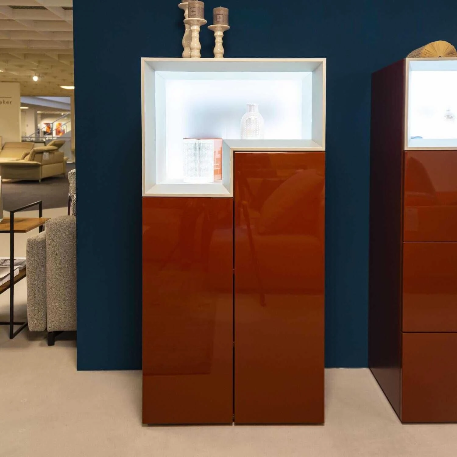 Vitrine Lack Hochglanz Bordeauxrot Mit Beleuchtung 1 Vitrine Lack Hochglanz Bordeauxrot Mit Beleuchtung